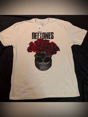 Deftones Off White Skull Tee Men’s Size XL